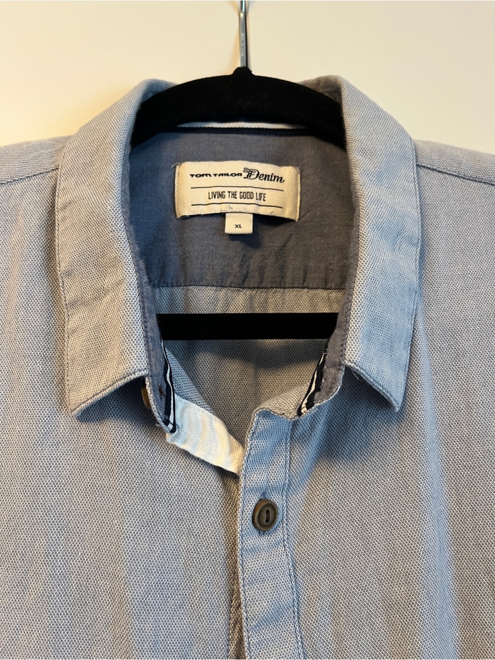Men’s Short Sleeve Button Down With Contrasting Cuffs